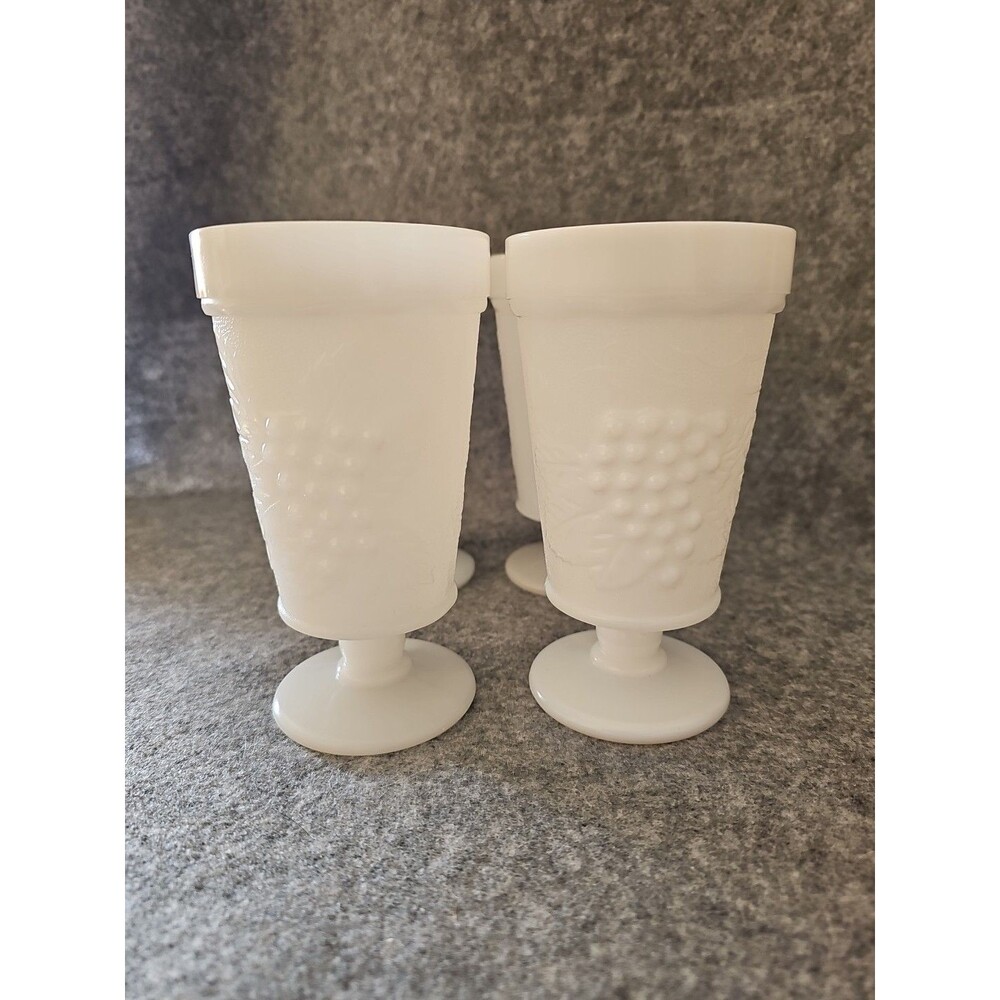 Milk Glass Vintage Goblets 10 Oz Grape Clusters Set Of 4  Very Good Condition